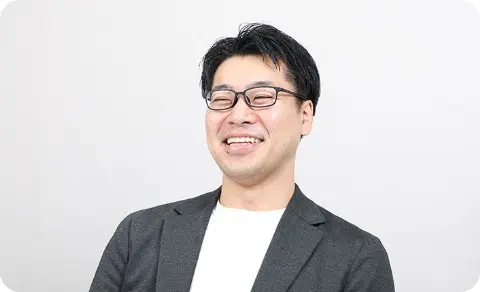 知的好奇心が強く、向上心がある、そんな方と一緒に働けると嬉しいです。
やはり新しいものに触れる機会が多い仕事です。今までのやり方に捉われないで新しいものに触れて、それをちゃんと吸収して、それを他の人にも発信できる、また周りと協力しながら仕事を進められるような人と一緒に働きたいです。